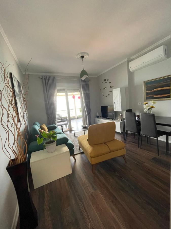 Kelvi'S Apartment Pogradec Luaran gambar