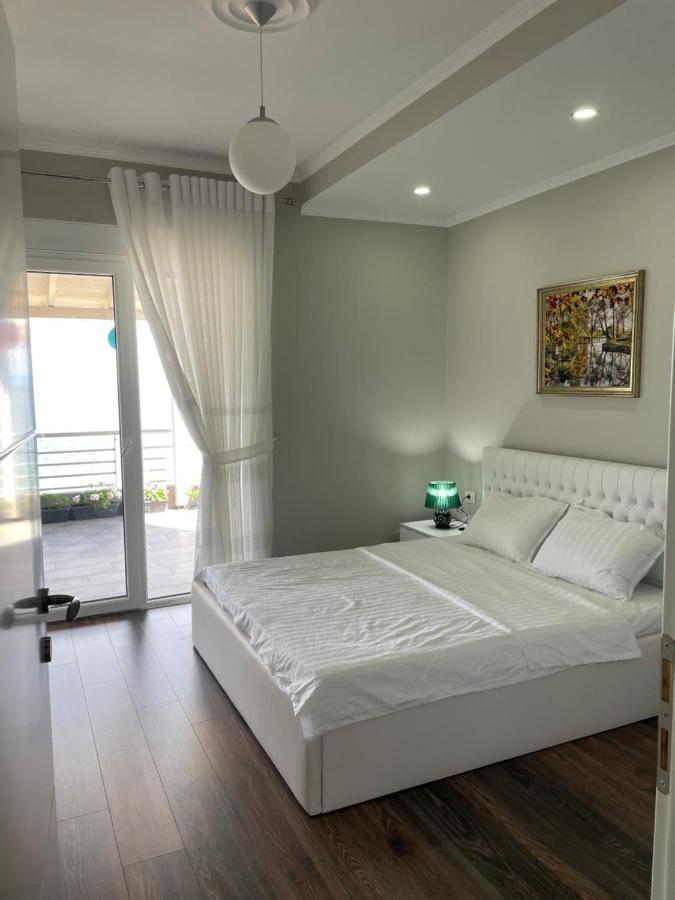 Kelvi'S Apartment Pogradec Luaran gambar
